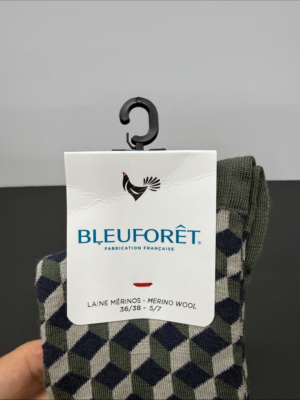 Bleuforêt Women’s Merino Wool Geometric Socks in Olive Green - Picture 2 of 3